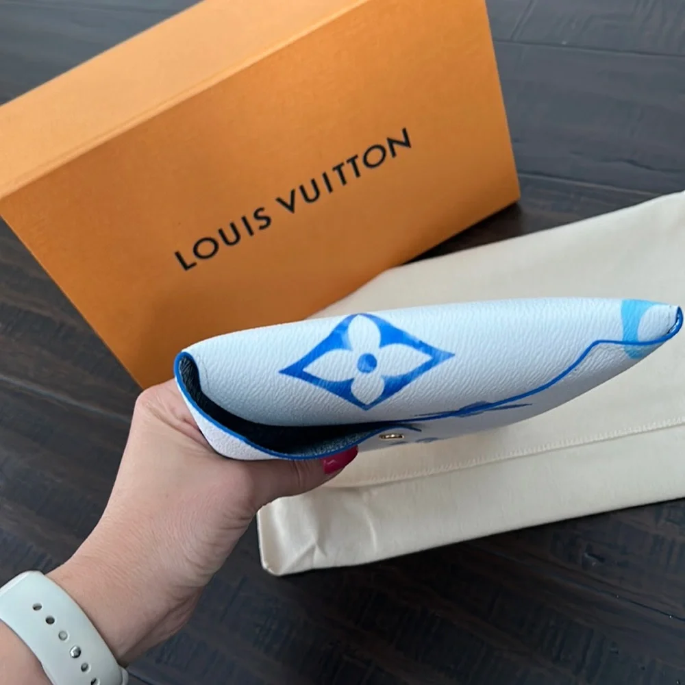 Brand new LV Kirigami pouch - Picture 4 of 7